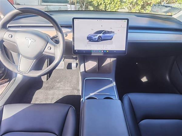 Model 3 2022款 后轮驱动版