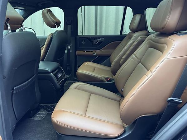 飞行家 2023款 3.0T V6 四驱尊雅巡航版 六座