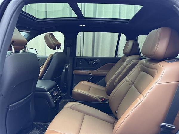 飞行家 2023款 3.0T V6 四驱尊雅巡航版 六座
