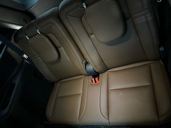 飞行家 2023款 3.0T V6 四驱尊雅巡航版 六座