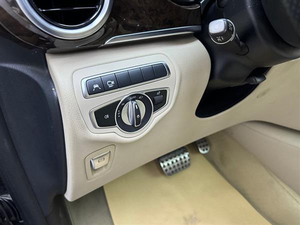 奔驰V级 2018款 V 260 L 尊贵加长版 国V