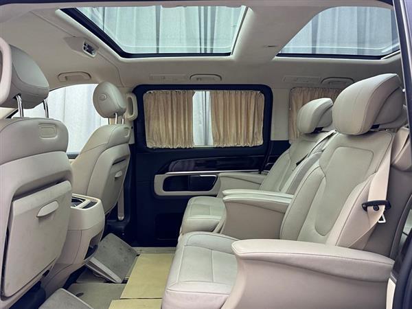 奔驰V级 2018款 V 260 L 尊贵加长版 国V