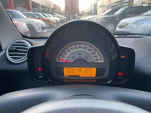 smart fortwo 2012款 1.0 MHD 硬顶标准版