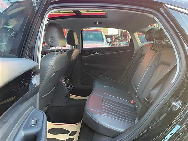 帕萨特 2023款 330TSI 精英版