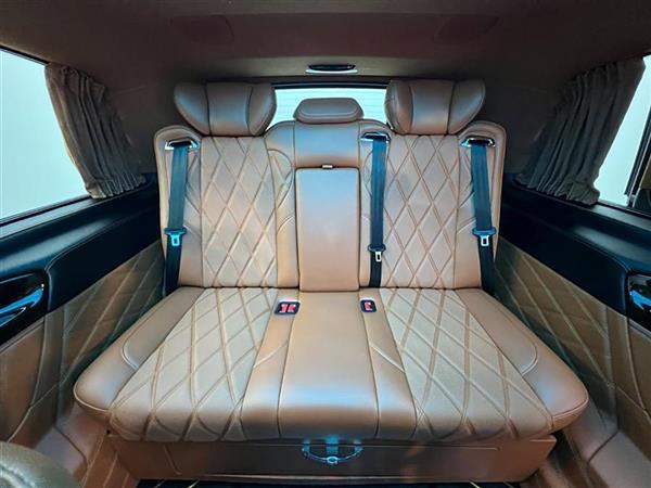 奔驰V级 2021款 V 260 L 长轴距豪华版