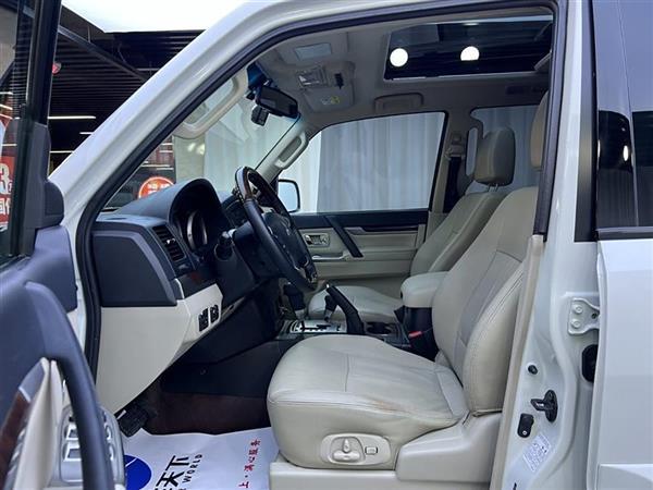帕杰罗(进口)V97 2018款 3.8L 中东版