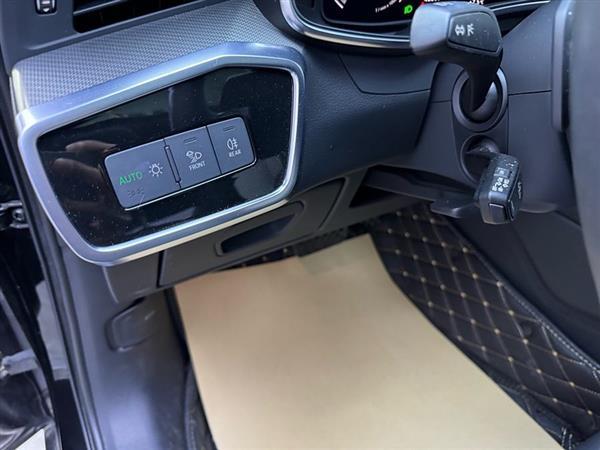奥迪A6L 2020款 45 TFSI 臻选致雅型