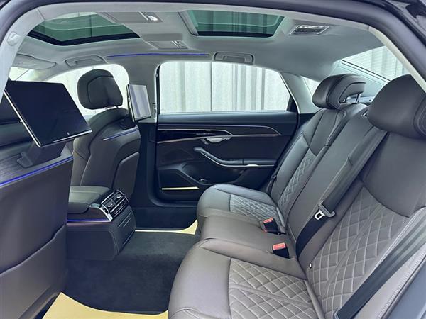 奥迪A8 2024款 A8L 55 TFSI quattro 旗舰型