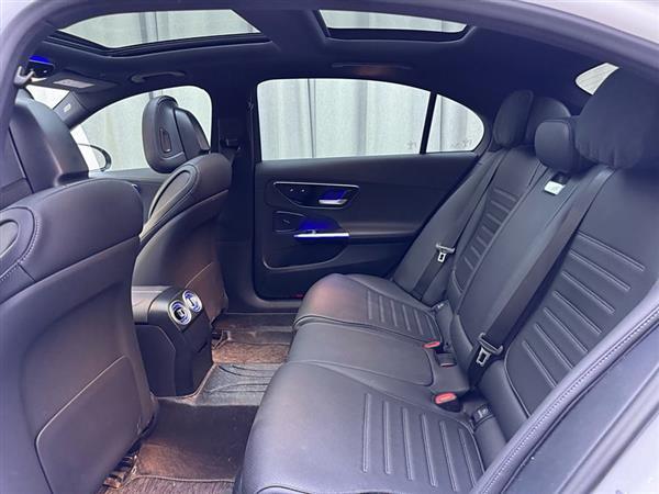 奔驰C级 2023款 C 260 L 运动版