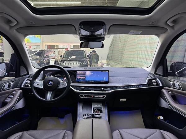 宝马X5 2023款 xDrive 30Li 尊享型M运动曜夜套装