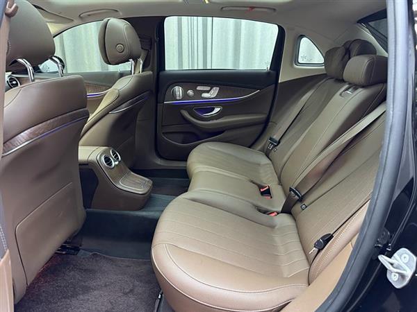 奔驰E级 2023款 改款 E 300 L 豪华型