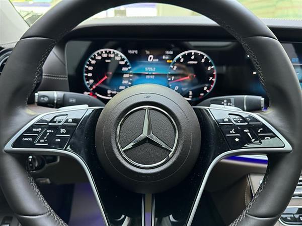奔驰E级 2023款 改款 E 300 L 豪华型