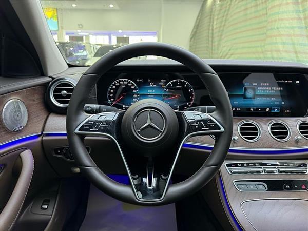 奔驰E级 2023款 改款 E 300 L 豪华型
