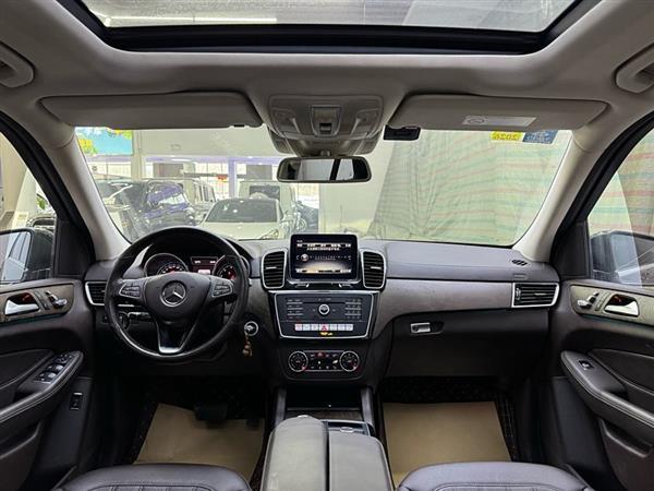 奔驰GLE 2018款 GLE 320 4MATIC 动感型臻藏版