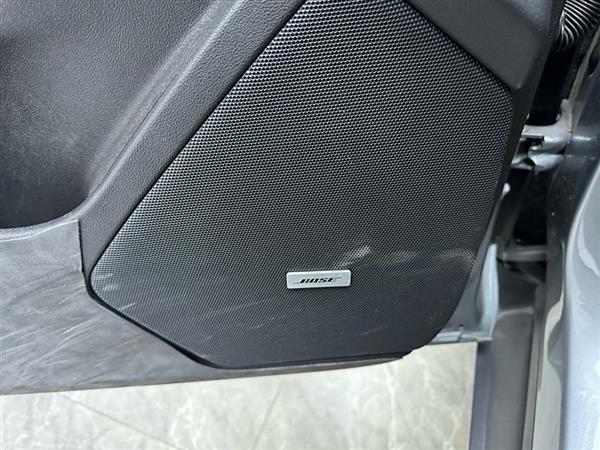 凯迪拉克XT5 2022款 2.0T 四驱豪华型（蜂鸟版）