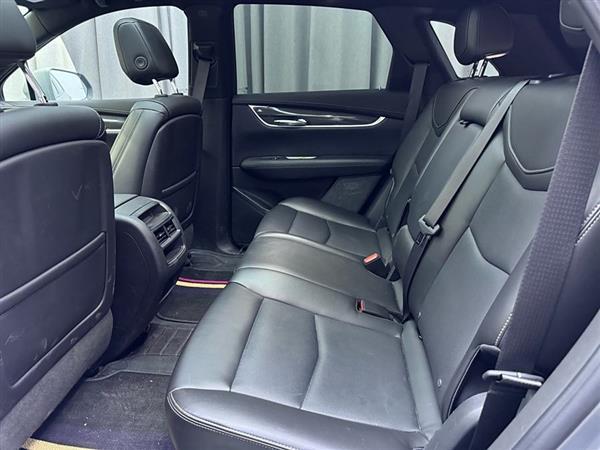 凯迪拉克XT5 2022款 2.0T 四驱豪华型（蜂鸟版）