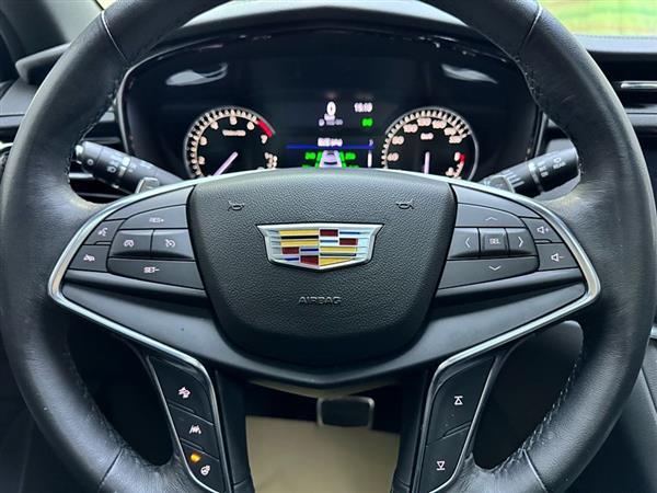 凯迪拉克XT5 2022款 2.0T 四驱豪华型（蜂鸟版）