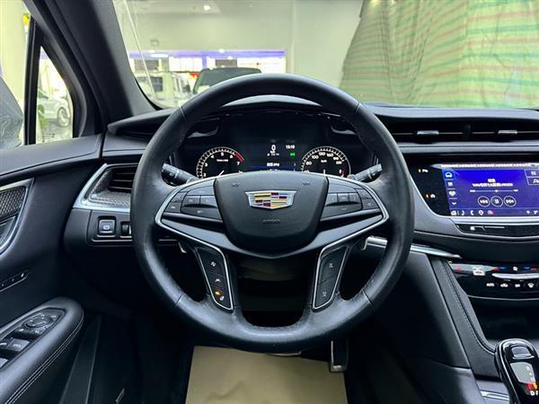 凯迪拉克XT5 2022款 2.0T 四驱豪华型（蜂鸟版）