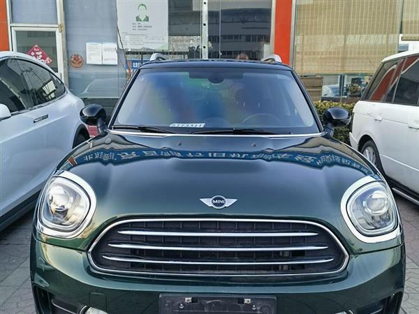 MINI COUNTRYMAN 2017款 1.5T COOPER ALL4 非常假日版 英伦绿