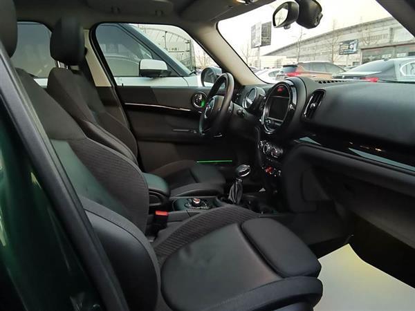 MINI COUNTRYMAN 2017款 1.5T COOPER ALL4 非常假日版 英伦绿