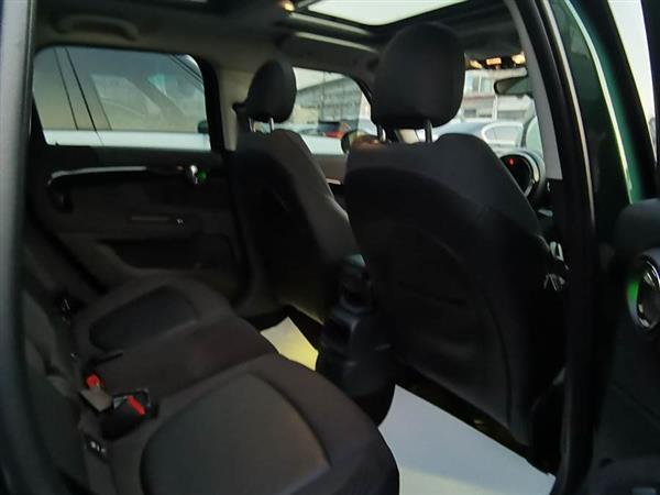 MINI COUNTRYMAN 2017款 1.5T COOPER ALL4 非常假日版 英伦绿