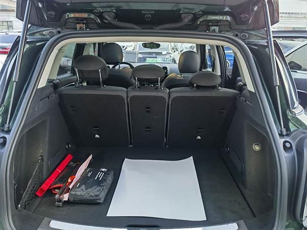 MINI COUNTRYMAN 2017款 1.5T COOPER ALL4 非常假日版 英伦绿