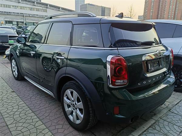 MINI COUNTRYMAN 2017款 1.5T COOPER ALL4 非常假日版 英伦绿