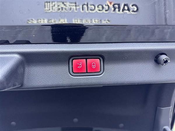 奔驰EQE 2022款 350 先锋版