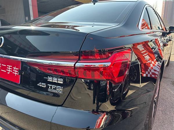 奥迪A6L 2021款 45 TFSI quattro 臻选动感型