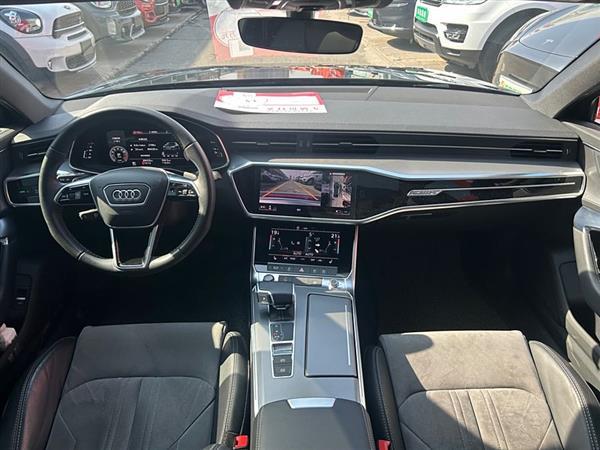 奥迪A6L 2021款 45 TFSI quattro 臻选动感型