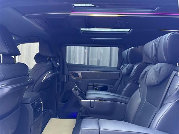 威尔法 2024款 皇冠 双擎 2.5L 至尊行政版