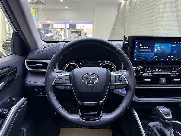 汉兰达 2022款 双擎 2.5L 两驱尊贵版 7座