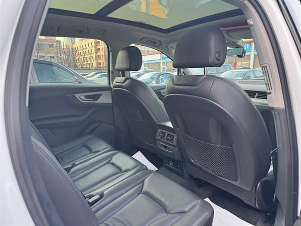 奥迪Q7 2019款 55 TFSI 技术型