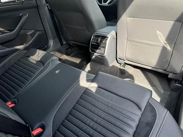 迈腾 2020款 330TSI DSG 领先型