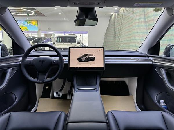 Model Y 2023款 高性能全轮驱动版