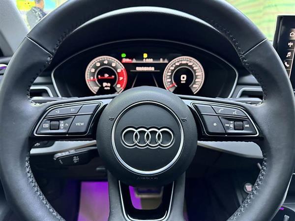 奥迪A4L 2022款 40 TFSI 豪华动感型