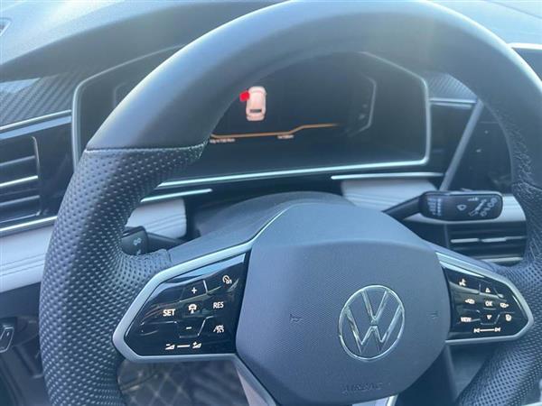 途观L 2023款 330TSI 自动两驱R-Line越享版