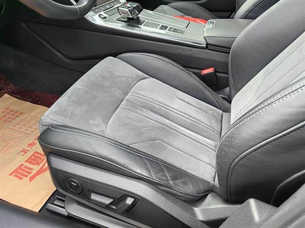 奥迪A6L 2021款 45 TFSI quattro 臻选动感型