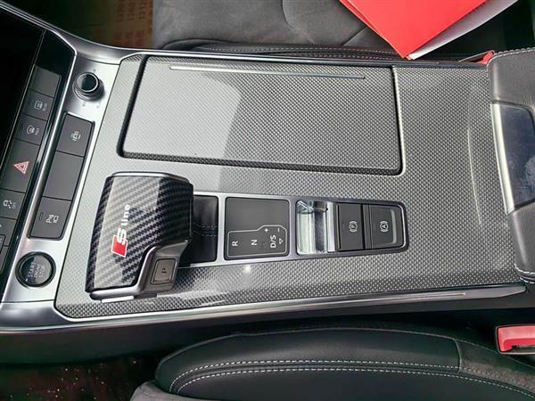 奥迪A6L 2021款 45 TFSI quattro 臻选动感型