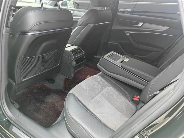 奥迪A6L 2021款 45 TFSI quattro 臻选动感型