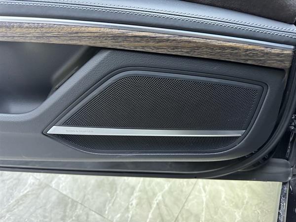 奥迪A8 2024款 A8L 55 TFSI quattro 旗舰型