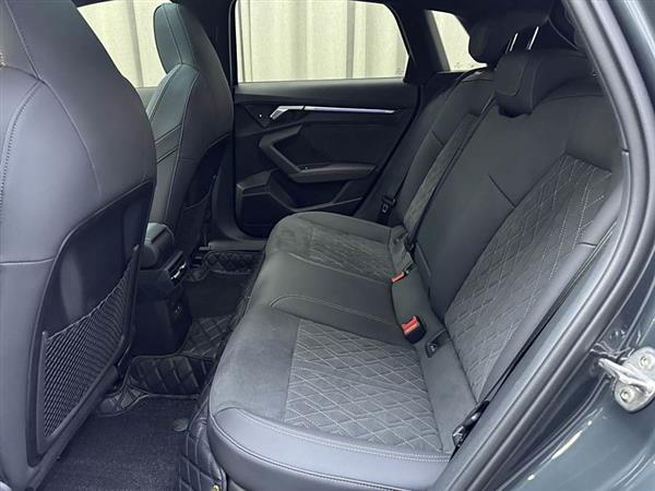奥迪A3 2024款 Sportback 35 TFSI RS套件燃速型