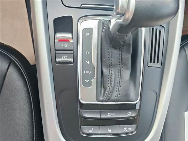 奥迪Q5 2015款 40 TFSI 进取型