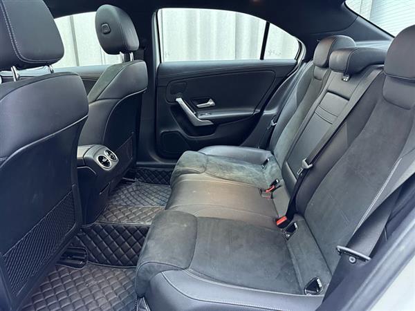 奔驰A级 2020款 A 180 L 运动轿车