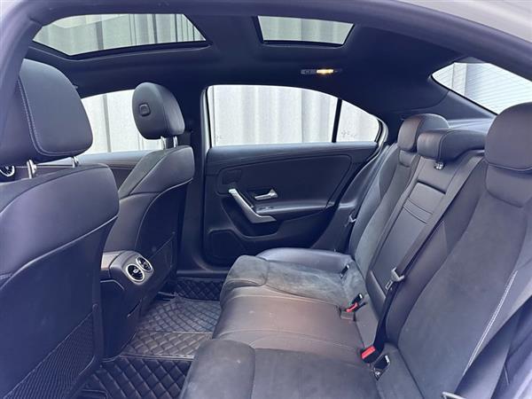 奔驰A级 2020款 A 180 L 运动轿车