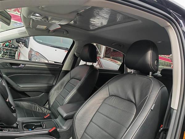 帕萨特 2016款 330TSI DSG尊荣版