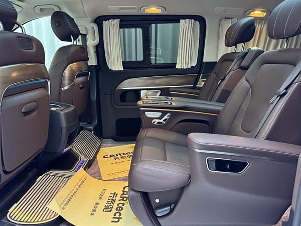 奔驰V级 2022款 V 260 L 长轴距尊贵版