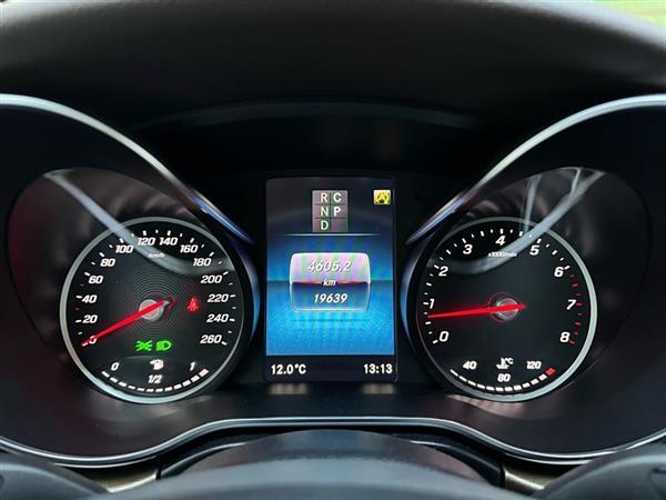 奔驰V级 2022款 V 260 L 长轴距尊贵版