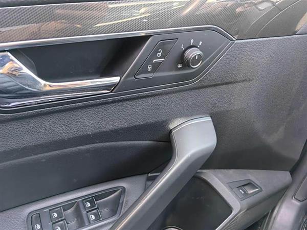帕萨特 2017款 330TSI DSG御尊版