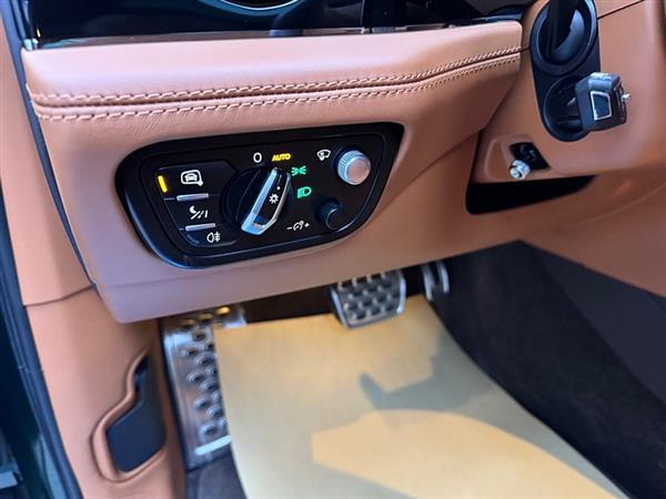 添越 2016款 6.0T 标准版